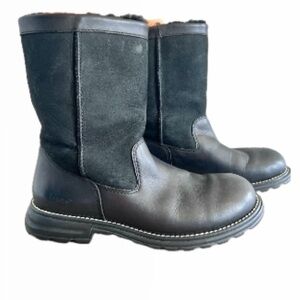 UGG Boots Brooks EUC Size 9